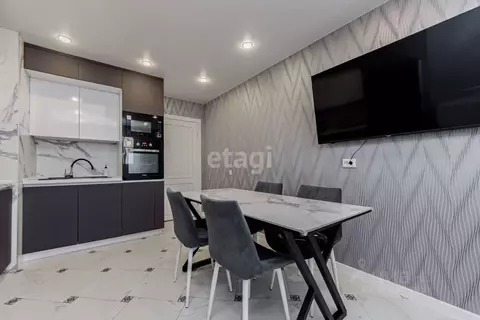 2-к кв. Тюменская область, Тюмень ул. Валентины Трофимовой, 7 (67.5 м)