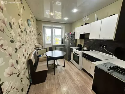 3-комнатная квартира: посёлок городского типа Белоярский, Мельничная ...