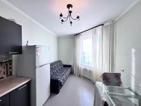 2-к кв. Санкт-Петербург ул. Ворошилова, 25к1 (65.0 м)