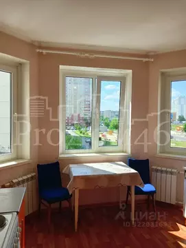 2-к кв. Курская область, Курск просп. Вячеслава Клыкова, 82 (58.4 м)