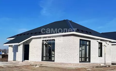 Дом в Алтайский край, Первомайский район, с. Фирсово ул. Нектарная, 30 ...