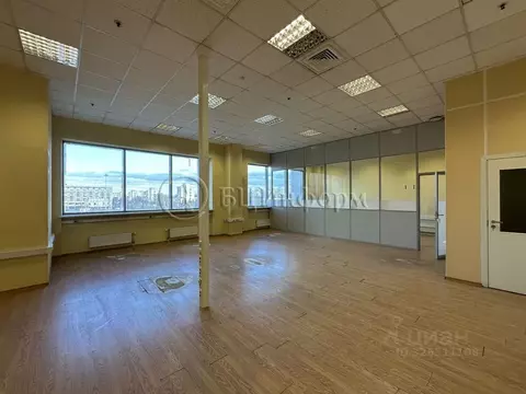 Офис в Санкт-Петербург пл. Конституции, 1 (124 м)