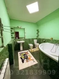 Дом в Краснодарский край, Краснодар ул. Яснополянская, 33 (250 м)