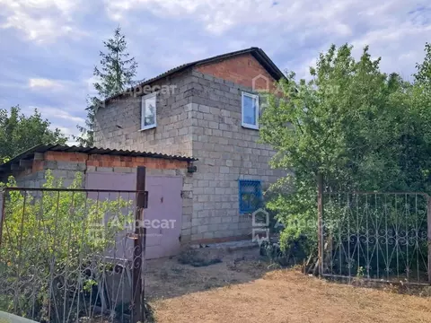 Дом в Волгоградская область, Светлоярский район, Райгородское с/пос, ...