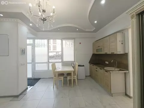 2-комнатная квартира: Сочи, микрорайон Новый Сочи, Клубничная улица, ...