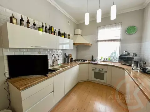 Дом в Крым, Симферополь ул. Аметхан Султан, 106 (200 м)