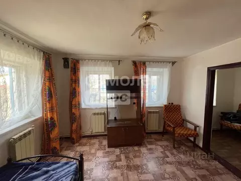 Дом в Краснодарский край, Ейский район, Камышеватская ст-ца Красная ...