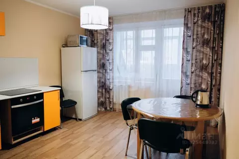 2-к кв. Тюменская область, Тюмень ул. Николая Семенова, 27к1 (66.1 м)