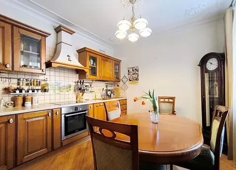 5-к кв. Омская область, Омск ул. Орловского, 3 (183.0 м)