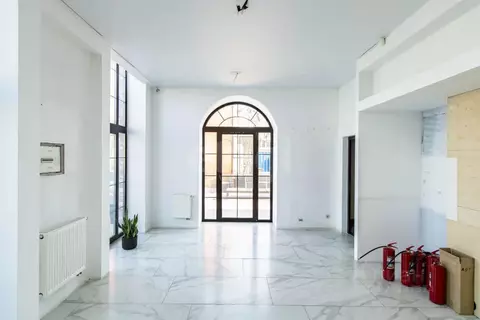 Помещение свободного назначения в Тюменская область, Тюмень ул. ...