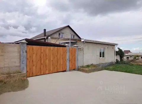 Дом в Крым, Симферопольский район, с. Чистенькое, Верхний кв-л 21 (240 ...