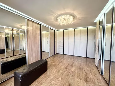 4-к кв. Мурманская область, Мурманск просп. Ленина, 25 (123.0 м)