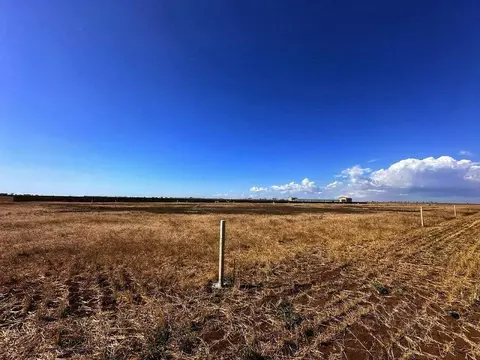 Участок в Крым, Сакский район, с. Молочное ул. Пионерская (6.0 сот.)