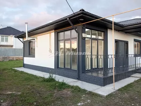 Дом в Крым, Симферопольский район, с. Мирное ул. Раздольная (120 м)