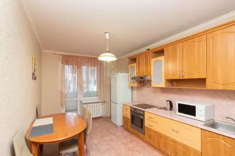 2-к кв. Тюменская область, Тюмень ул. 50 лет Октября, 24к2 (63.5 м)