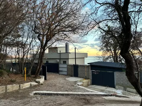 Дом в Крым, Ялта муниципальный округ, Отрадное пгт ш. Дражинского, 12К ...