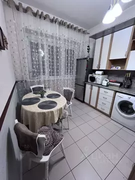 2-к кв. Самарская область, Тольятти просп. Степана Разина, 82 (70.0 м)