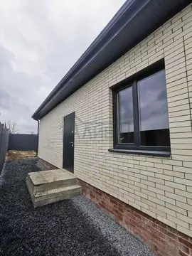 Дом в Ростовская область, Азовский район, Поселок Красный сад ул. ...