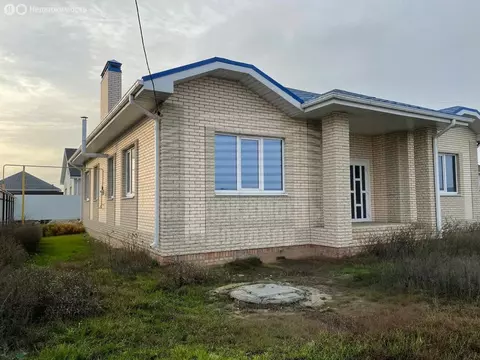 Дом в Неклиновский район, село Новобессергеневка (140 м)