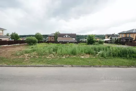 Участок в Москва Цветочный кп, ул. 6-я Фиалковая (10.0 сот.)