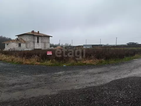 Участок в Калужская область, Совхоз Боровский с/пос, д. Уваровское  ...