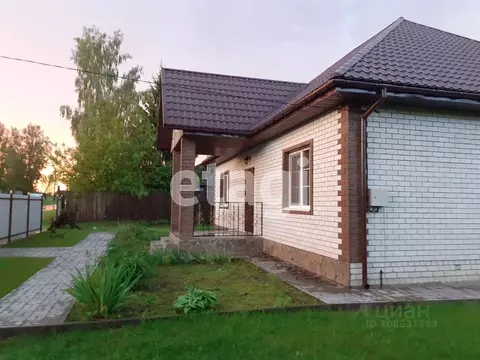 Дом в Брянская область, Навлинский район, Бяковское с/пос, с. Бяково ...