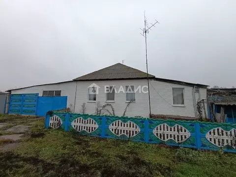 Дом в Белгородская область, Корочанский район, Алексеевское с/пос, с. ...