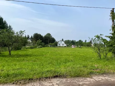 Участок в Псковская область, Псковский район, Ядровская волость, д. ...