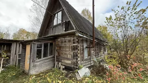 Дом в Ленинградская область, Киришский район, Пчевжинское с/пос, д. ...