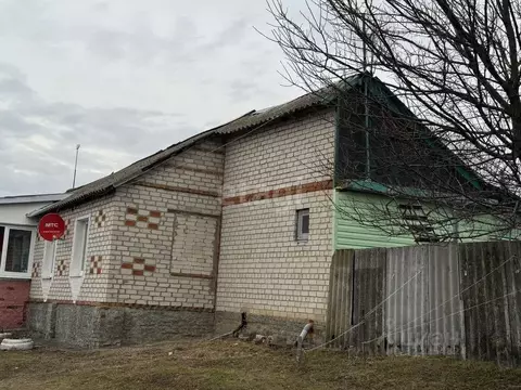 Дом в Курская область, Октябрьский район, Филипповский сельсовет, д. ...