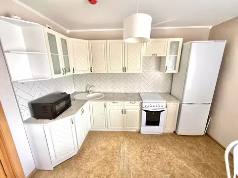 2-к кв. Тюменская область, Тюмень ул. Республики, 204к13 (60.9 м)