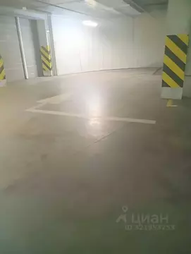 Гараж в Санкт-Петербург просп. Маршала Блюхера, 7к4 (15 м)