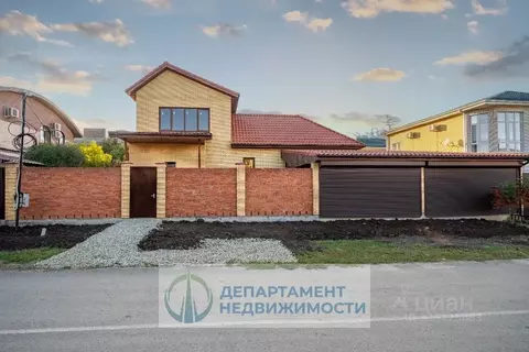 Дом в Краснодарский край, Краснодар ул. Ивана Кожедуба, 27 (422 м)