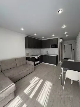 2-к кв. Тюменская область, Тюмень ул. Заполярная, 11к1 (67.0 м)