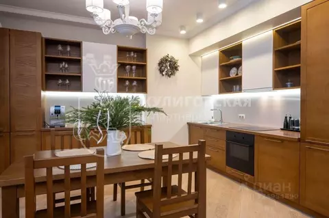 Таунхаус в Свердловская область, Екатеринбург Карасьеозерский-2 мкр, ...