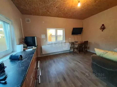 2-к кв. Крым, Сакский район, Охотниковское с/пос, с. Карьерное ул. ...