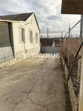 Дом в Крым, Симферопольский район, Пожарское с/пос, с. Лекарственное ...