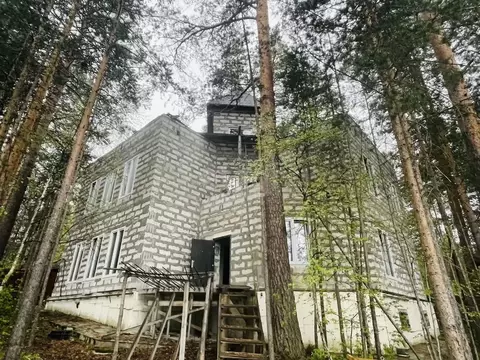 Дом в Свердловская область, Дегтярск ул. Игоря Ржавитина, 4 (206 м)