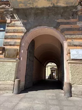 Гараж в Санкт-Петербург 2-я Советская ул., 25а (10 м)