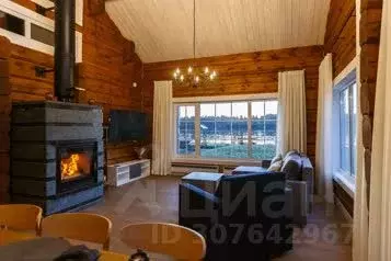 Дом в Ленинградская область, Лодейнопольский район, Янегское с/пос, ...