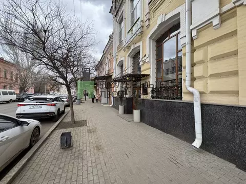 Торговая площадь в Астраханская область, Астрахань ул. Ленина, 8 (400 ...