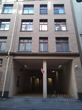 Гараж в Санкт-Петербург наб. Лейтенанта Шмидта, 21 (13 м)