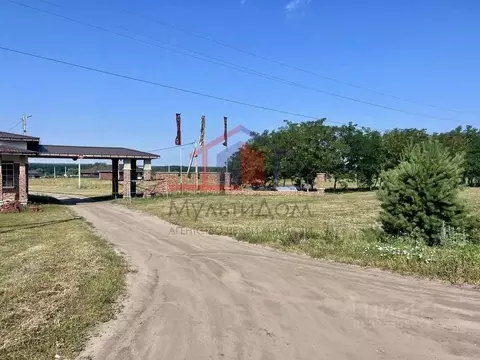 Участок в Белгородская область, Старооскольский городской округ, с. ...