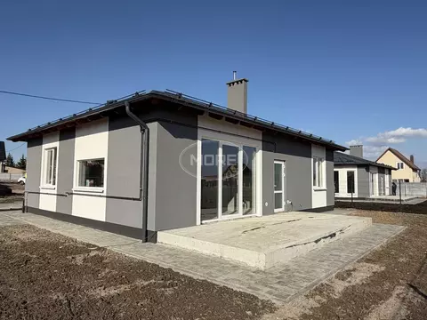 Дом в Калининградская область, Гурьевский муниципальный округ, пос. ...