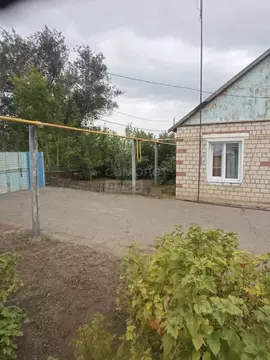 Дом в Оренбургская область, Домбаровский поссовет, пос. Домбаровский ...