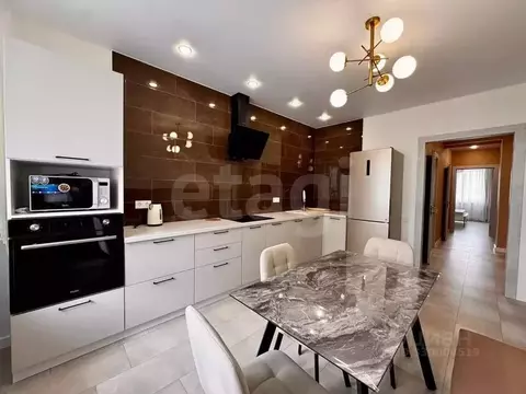 2-к кв. Тюменская область, Тюмень ул. Республики, 204к10 (65.9 м)