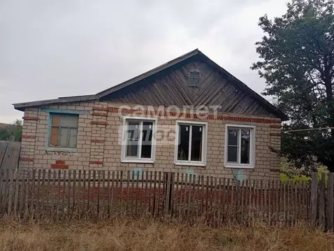 Дом в Калмыкия, Сарпинский район, Уманцевское с/мо, с. Уманцево ул. ...