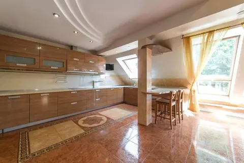 2-к кв. Псковская область, Псков ул. Воровского, 7 (120.0 м)