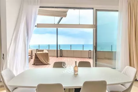 3-к кв. Краснодарский край, Сочи Курортный просп., 59 (175.0 м)