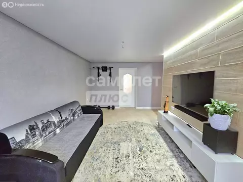 3-комнатная квартира: Октябрьский, улица Академика Королёва, 17 (56 м)